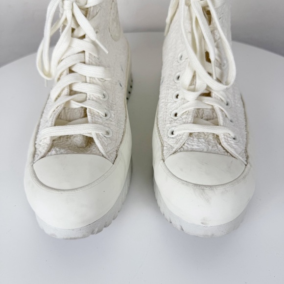 Converse Chuck Taylor All Star High Lugged 2.0 All Terrain Sneaker - Picture 5 of 10